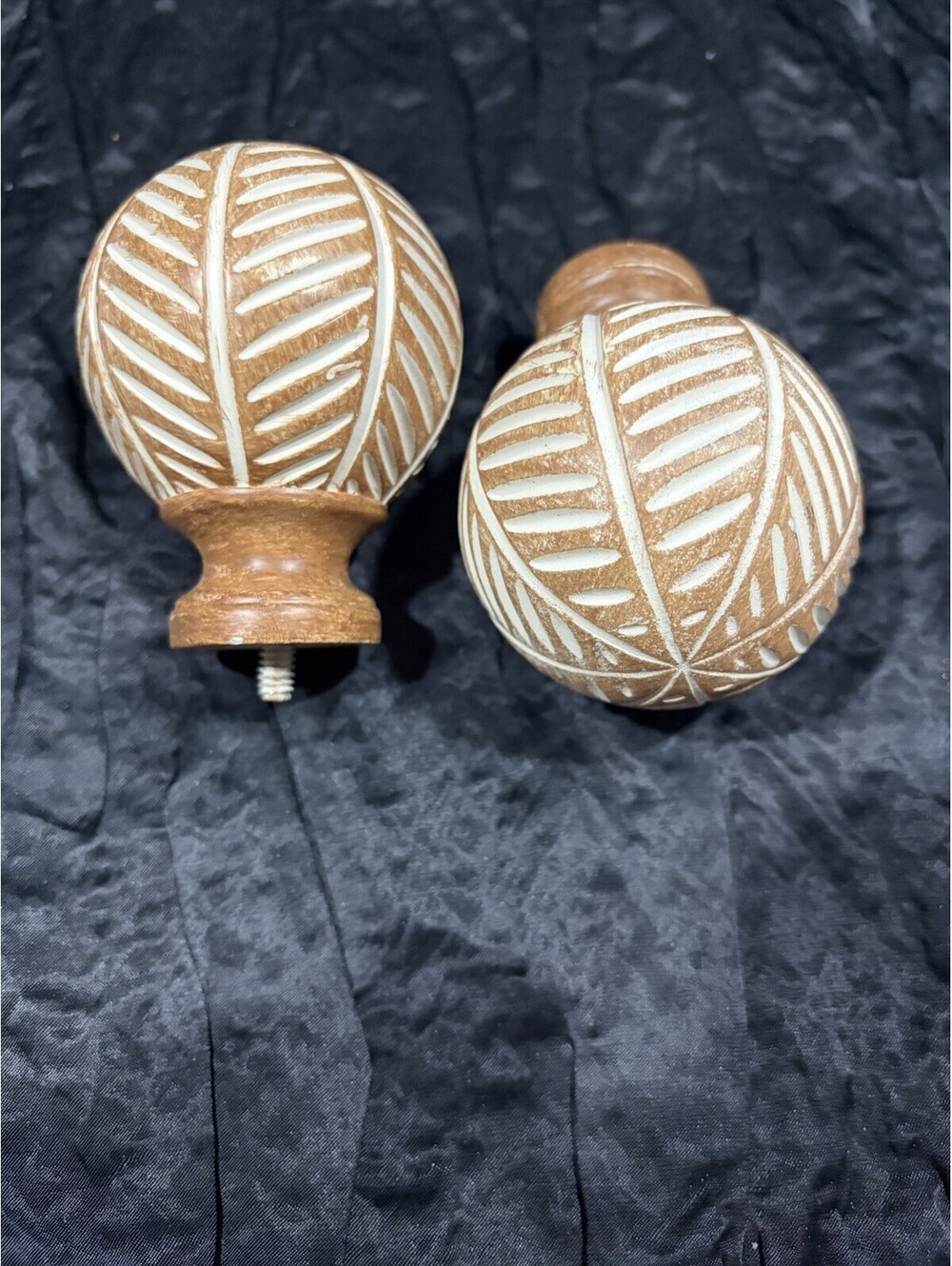Heavy Duty Imitation Wood Grain Curtain Rod Leaf Finials